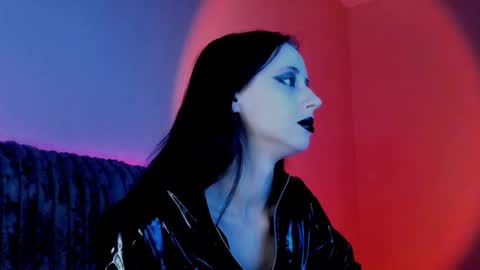 Venera  online show from October 18, 2025, 4:19 pm