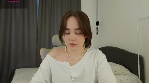 Snapshot of innerblooom chatting on April 14, 2026, 2:23 pm Mia online show from April 14, 2026, 2:23 pm