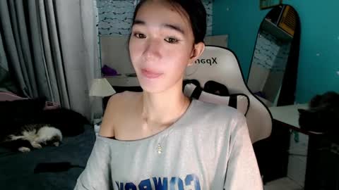 Snapshot of innocent_reign69 chatting on April 30, 2026, 10:03 pm Reign online show from April 30, 2026, 10:03 pm