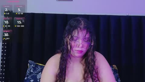 Snapshot of innocenthazel chatting on January 16, 2026, 2:59 am innocenthazel online show from January 16, 2026, 2:59 am