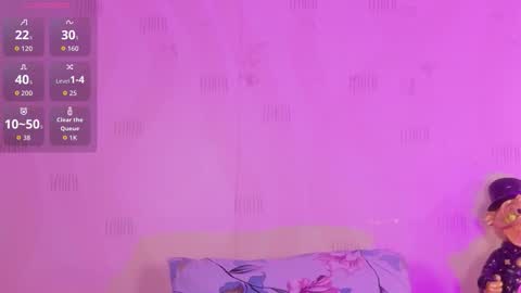 Snapshot of innocenthazel chatting on February 18, 2026, 2:40 am innocenthazel online show from February 18, 2026, 2:40 am