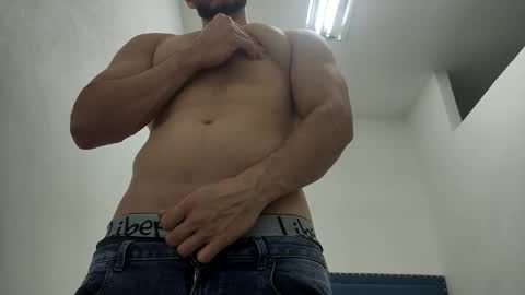 Snapshot of insistente chatting on December 14, 2025, 4:45 pm INSTAGRAM camilodlx online show from December 14, 2025, 4:45 pm