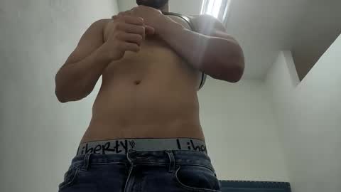 Snapshot of insistente chatting on December 17, 2025, 3:29 pm INSTAGRAM camilodlx online show from December 17, 2025, 3:29 pm