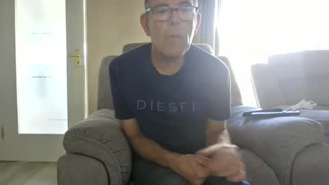 inthemood63 online show from September 14, 2025, 2:38 pm