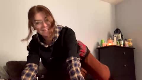 Snapshot of intothewoodswego chatting on October 27, 2025, 2:04 am IntoTheWoodsWeGo online show from October 27, 2025, 2:04 am