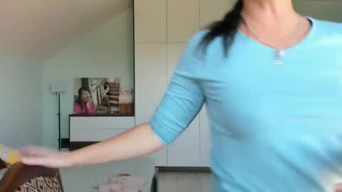 Snapshot of iracherrynow chatting on September 27, 2025, 9:03 am iracherrynow online show from September 27, 2025, 9:03 am