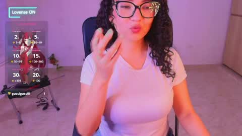 Snapshot of irantzu_hank chatting on June 7, 2026, 10:57 pm Irantzu online show from June 7, 2026, 10:57 pm