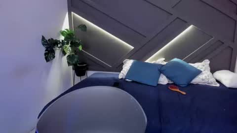 Iris Rosse online show from January 24, 2025, 9:15 pm