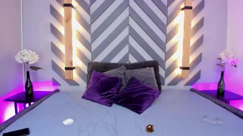 Iris Rosse online show from September 9, 2025, 3:00 pm