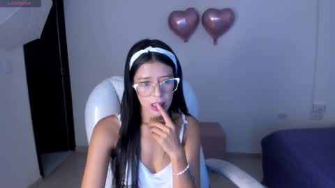 Snapshot of iris8_ chatting on February 18, 2026, 1:18 pm iris8_ online show from February 18, 2026, 1:18 pm