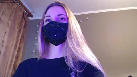 Lily online show from September 8, 2025, 4:17 pm