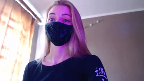 Lily online show from September 19, 2025, 11:55 am