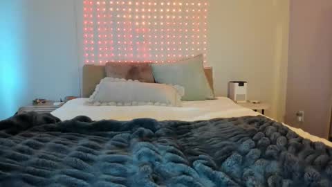 Snapshot of iris_roslin chatting on April 14, 2026, 1:33 am Iris 3 online show from April 14, 2026, 1:33 am