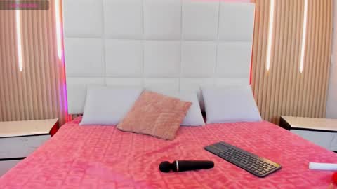 Iris online show from October 31, 2025, 4:57 am