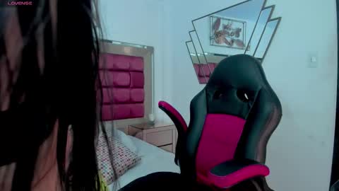 Snapshot of irisblume chatting on February 21, 2026, 12:06 pm irisblume online show from February 21, 2026, 12:06 pm