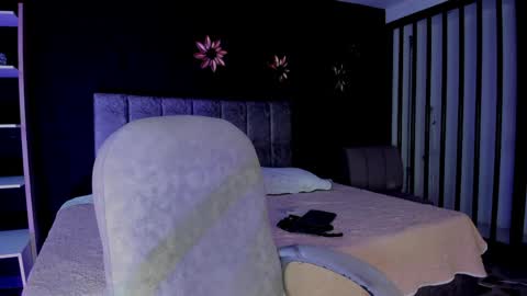 Iris Fyre  online show from April 23, 2026, 12:26 pm