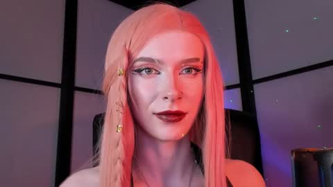 Snapshot of irisice chatting on December 5, 2024, 1:06 pm Miss Iris Fansly Miss Iris new inst.  online show from December 5, 2024, 1:06 pm