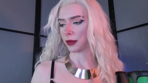 Snapshot of irisice chatting on January 5, 2025, 10:40 pm Miss Iris Fansly Miss Iris new inst.  online show from January 5, 2025, 10:40 pm