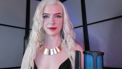 Snapshot of irisice chatting on January 6, 2025, 10:37 pm Miss Iris Fansly Miss Iris new inst.  online show from January 6, 2025, 10:37 pm