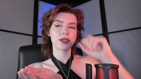 Snapshot of irisice chatting on January 7, 2025, 11:56 pm Miss Iris Fansly Miss Iris new inst.  online show from January 7, 2025, 11:56 pm