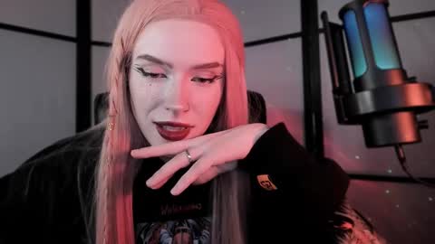Snapshot of irisice chatting on February 20, 2025, 2:02 pm Miss Iris Fansly Miss Iris new inst.  online show from February 20, 2025, 2:02 pm