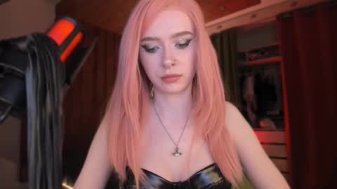 Snapshot of irisice chatting on November 27, 2025, 6:43 pm Miss Iris Fansly Miss Iris new inst. online show from November 27, 2025, 6:43 pm