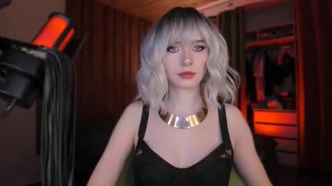 Snapshot of irisice chatting on December 21, 2025, 6:48 pm Miss Iris Fansly Miss Iris new inst. online show from December 21, 2025, 6:48 pm