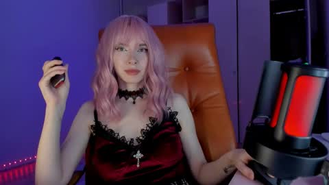 Snapshot of irisice chatting on May 3, 2026, 3:51 pm Miss Iris Fansly Miss Iris new inst. online show from May 3, 2026, 3:51 pm