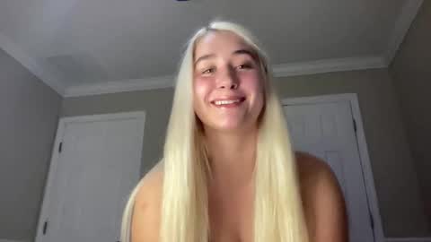 Irispink1 online show from December 4, 2025, 9:56 pm