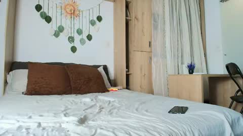 Iris Rosse online show from May 28, 2026, 3:15 am