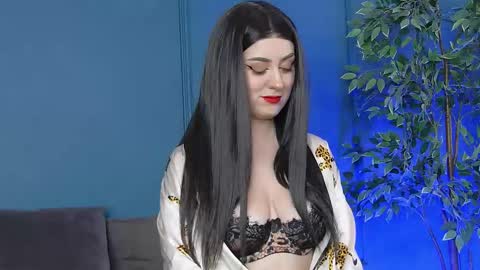 irissbell online show from December 20, 2025, 7:59 am