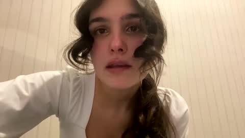 irisss31 online show from February 24, 2025, 6:47 pm