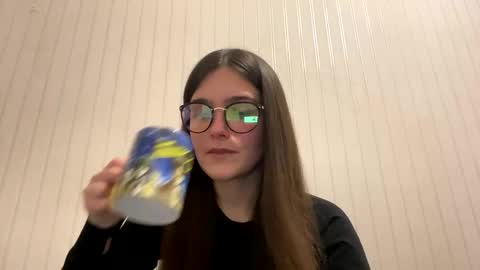 irisss31 online show from March 4, 2025, 5:03 pm