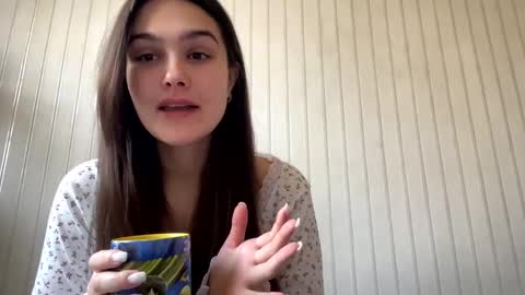 irisss31 online show from March 5, 2025, 8:00 am