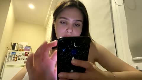 irisss31 online show from May 9, 2026, 6:35 pm