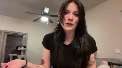 irissweets online show from September 27, 2025, 1:10 am