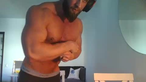 Snapshot of ironpumper69 chatting on February 3, 2025, 9:30 am Ironpumper69 online show from February 3, 2025, 9:30 am