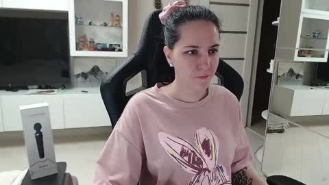 Irwi Tomboy online show from January 31, 2025, 12:40 pm