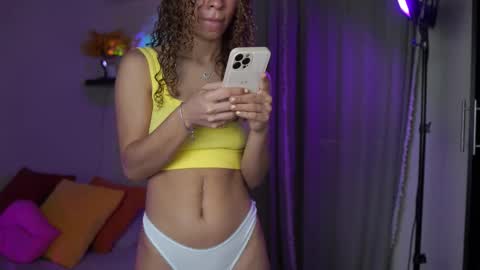 isa_____ online show from October 31, 2025, 8:10 pm