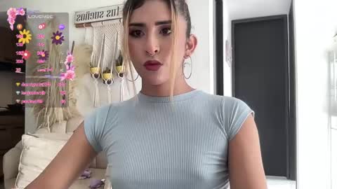 Isabella online show from June 3, 2026, 1:25 pm