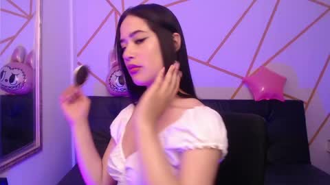 isa__rodriguez online show from May 12, 2026, 3:58 am