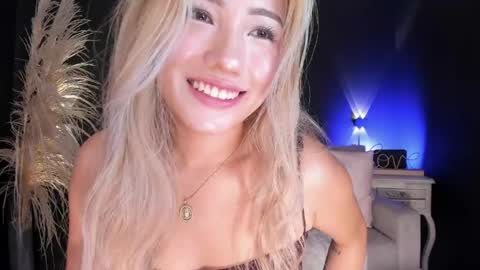 Isa Cortes  online show from May 6, 2026, 2:22 pm
