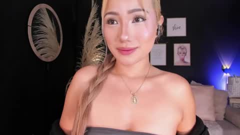 Isa Cortes  online show from May 12, 2026, 2:36 pm