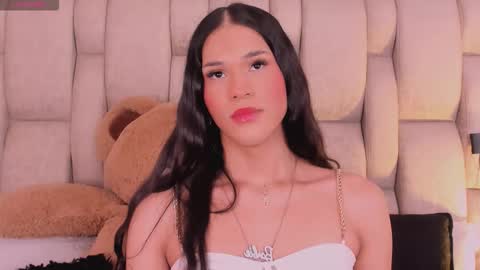 Isa  online show from February 22, 2026, 4:02 am