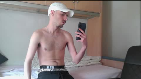 Isaac99c online show from May 6, 2026, 9:36 am