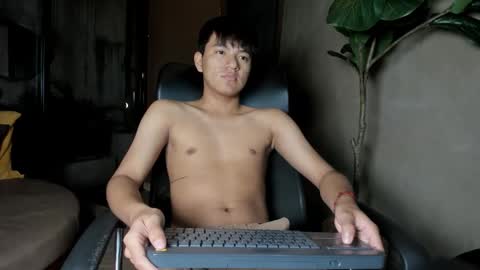 isaac_grimm online show from February 13, 2026, 3:13 am