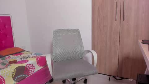 isaac_master77 online show from November 19, 2025, 5:46 pm