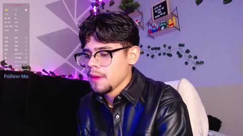 Snapshot of isaac_saenz chatting on December 5, 2024, 12:41 am Isaac Saenz. online show from December 5, 2024, 12:41 am