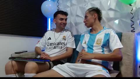 Snapshot of isaac_tan chatting on September 13, 2025, 4:12 am Isaac tan online show from September 13, 2025, 4:12 am