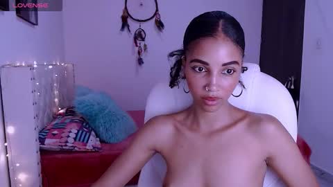 Snapshot of isabel_bailey chatting on March 5, 2026, 8:27 pm isabel online show from March 5, 2026, 8:27 pm